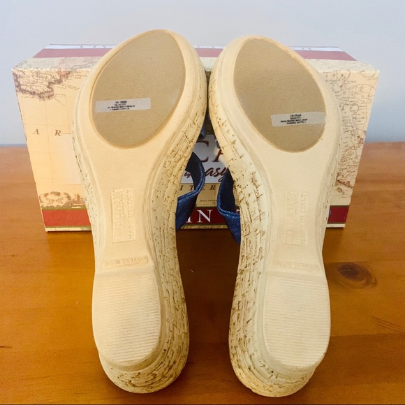 Tuscany by Easy Street Lauria Jeans Wedge Sandals - Picture 5 of 6